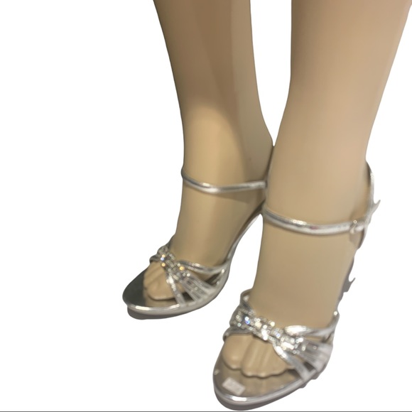 Fashion Focus Metallic Embellished Stiletto shoes - Picture 1 of 12
